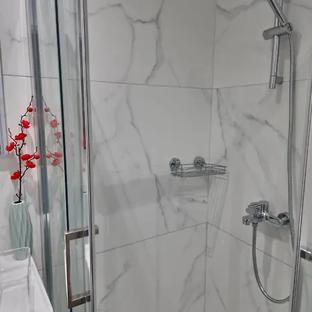 Carisa Deluxe With Jacuzzi * 라르나카