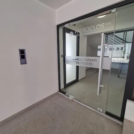 Carisa Deluxe With Jacuzzi 라르나카