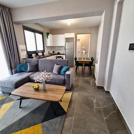 Carisa Deluxe With Jacuzzi