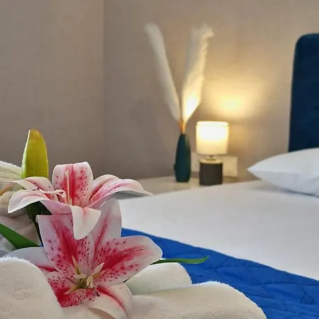 Carisa Deluxe With Jacuzzi 라르나카