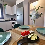 Carisa Deluxe With Jacuzzi Apartman Lárnaka