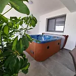 Apartman Carisa Deluxe With Jacuzzi *