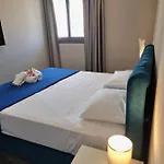 Carisa Deluxe With Jacuzzi Apartman Lárnaka