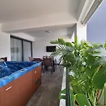 Apartman Carisa Deluxe With Jacuzzi Lárnaka