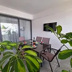 Carisa Deluxe With Jacuzzi Apartman Lárnaka