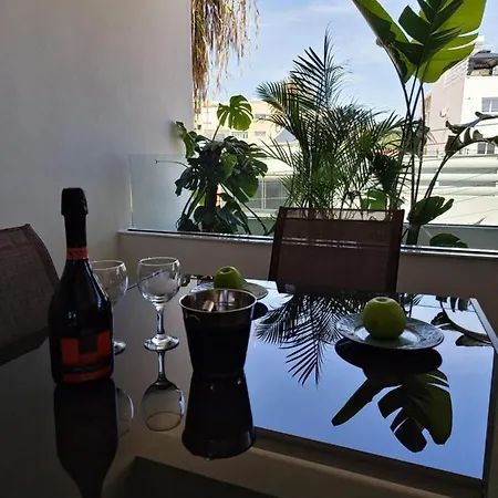 Carisa Deluxe With Jacuzzi Apartamento *