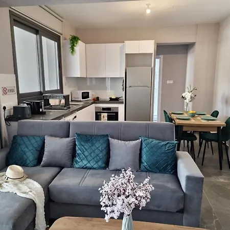 Carisa Deluxe With Jacuzzi Apartamento *