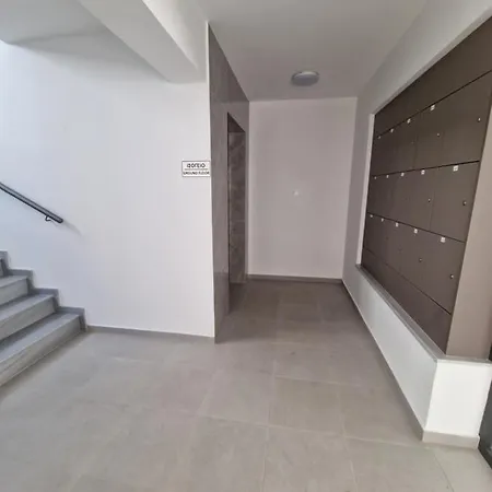 Apartman Carisa Deluxe With Jacuzzi Lárnaka