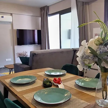 Carisa Deluxe With Jacuzzi Apartman Lárnaka