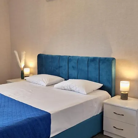 Carisa Deluxe With Jacuzzi Lárnaca