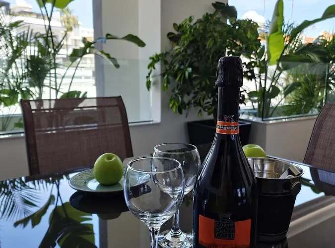 Carisa Deluxe With Jacuzzi لارنكا