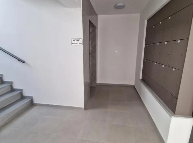 شقة Carisa Deluxe With Jacuzzi لارنكا