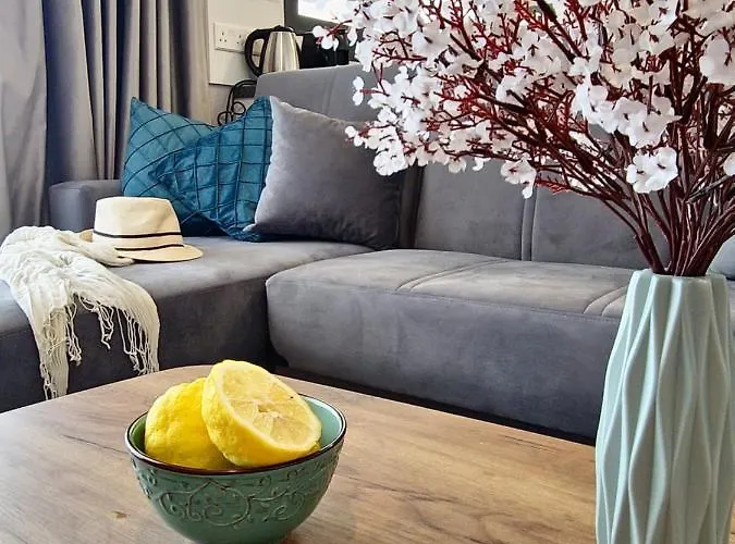 شقة Carisa Deluxe With Jacuzzi لارنكا