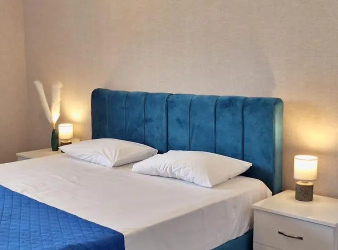 Carisa Deluxe With Jacuzzi لارنكا